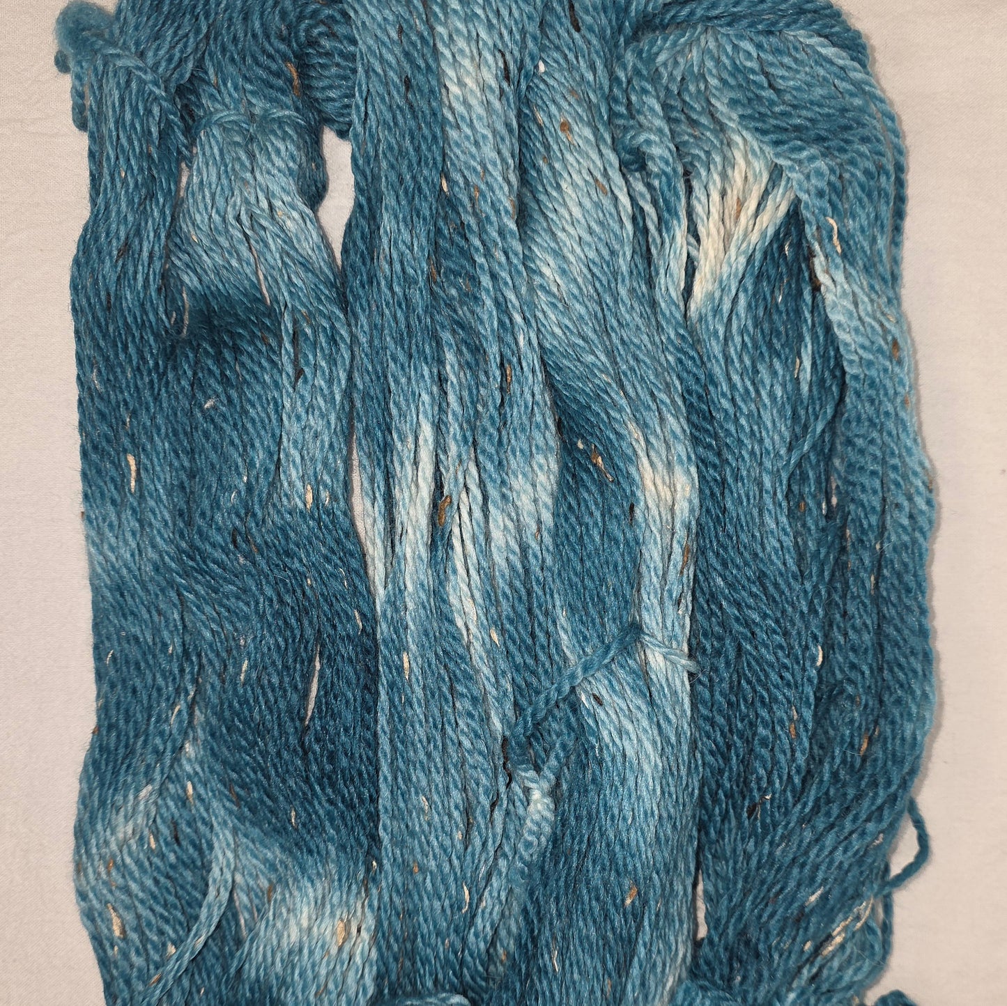 Hand-Dyed Worsted Weight Tweed - Seafoam Dragonfly - Soul Sisters Fibers