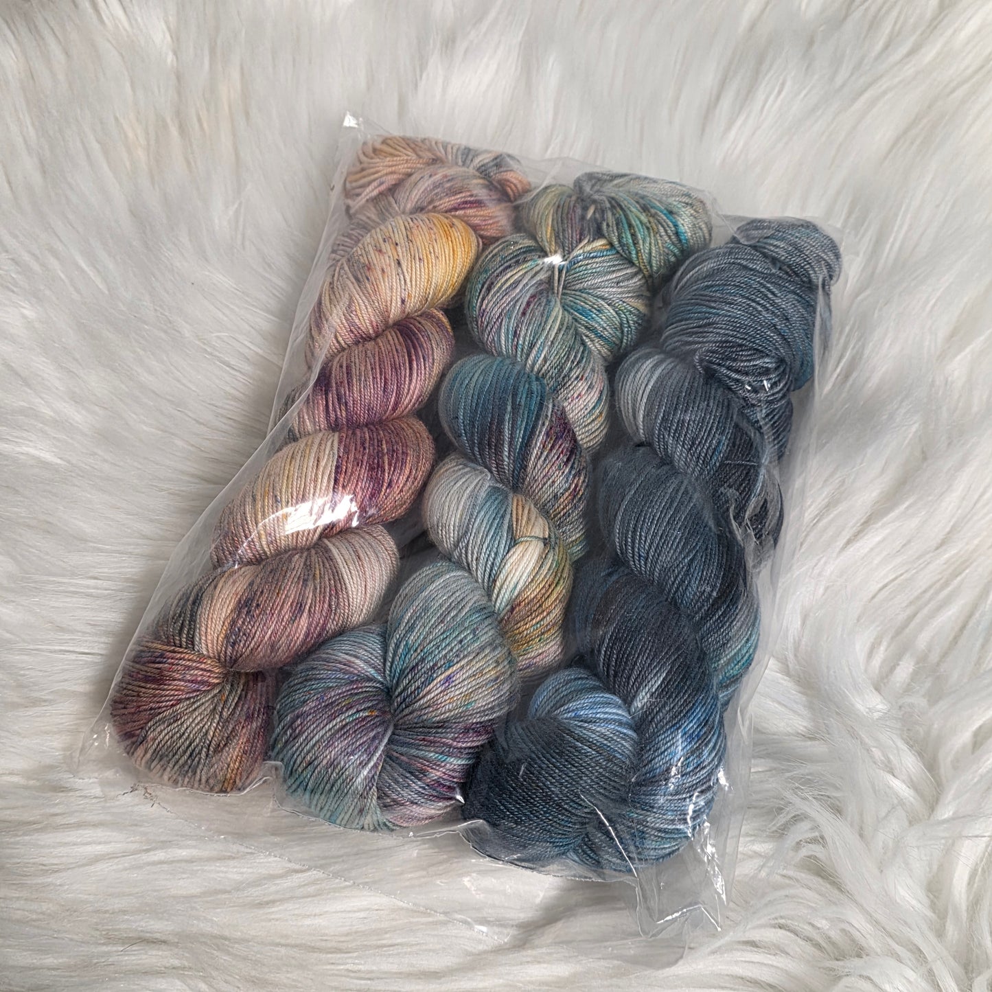 Hideaway Hues - Whulge Shawl Kit - Expression Fiber Arts