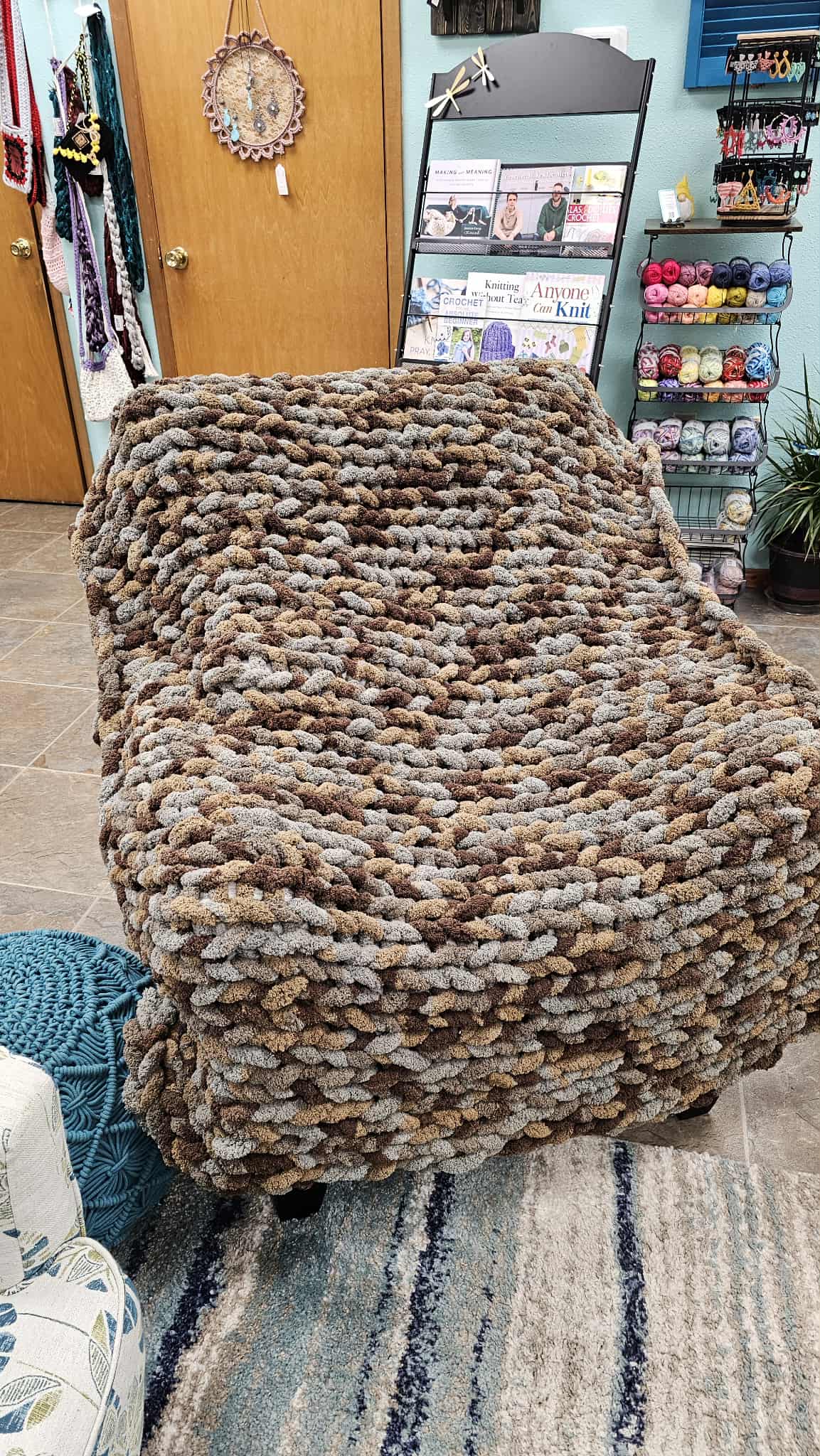 Chunky Knit Blanket Class - October 25th, 9am-12pm