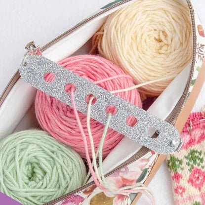 Yarn Gator - Universal Colorwork Yarn Divider